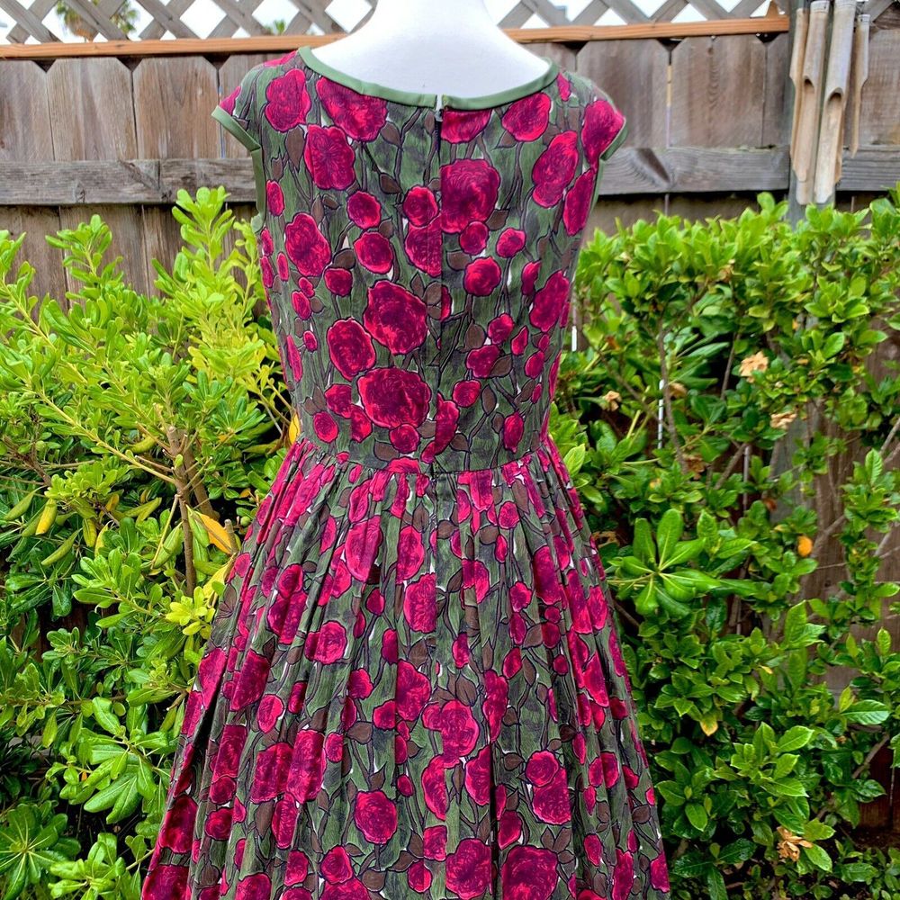 Vintage 1950s Fit and Flare Dress Rose Print - Picture 6 of 8